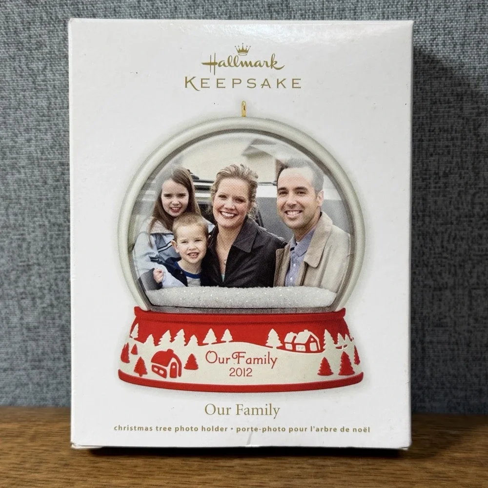 NEW Hallmark Keepsake Our Family 2012 Photo Frame Snow Globe Ornament